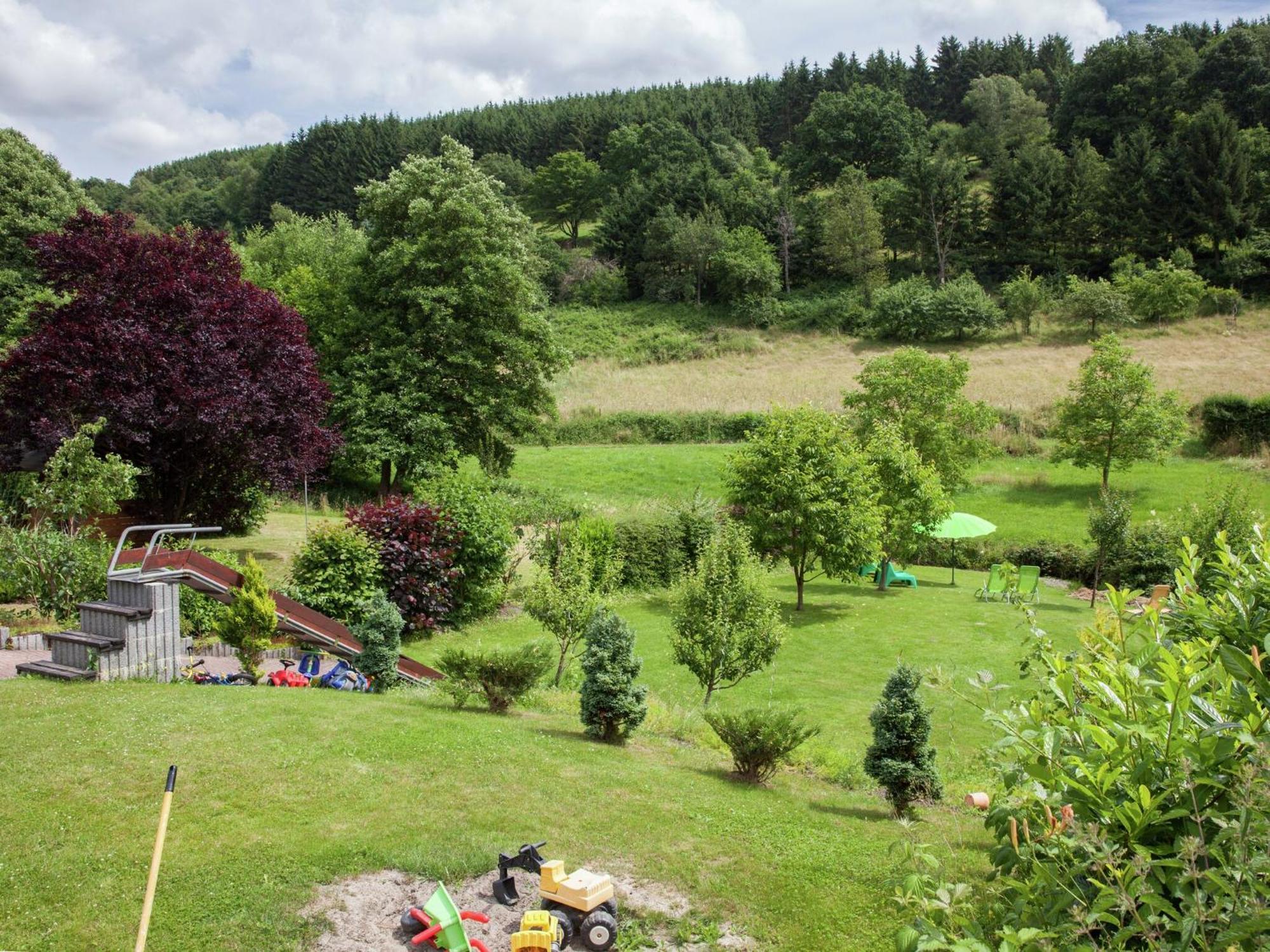 A Modern Apartment In The Hunsr Ck Region S Romantic Drohn Valley Merschbach Exterior foto