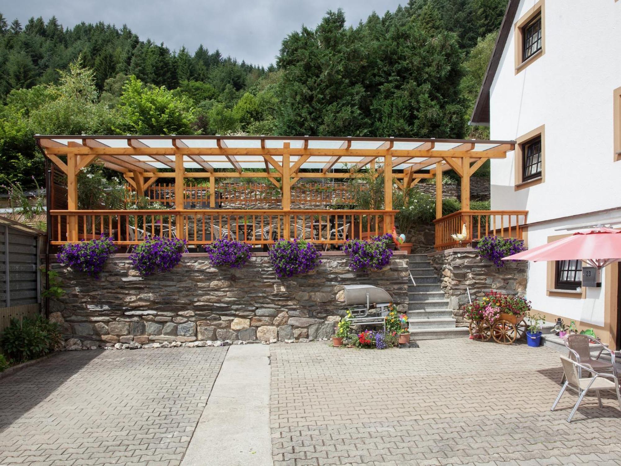 A Modern Apartment In The Hunsr Ck Region S Romantic Drohn Valley Merschbach Exterior foto